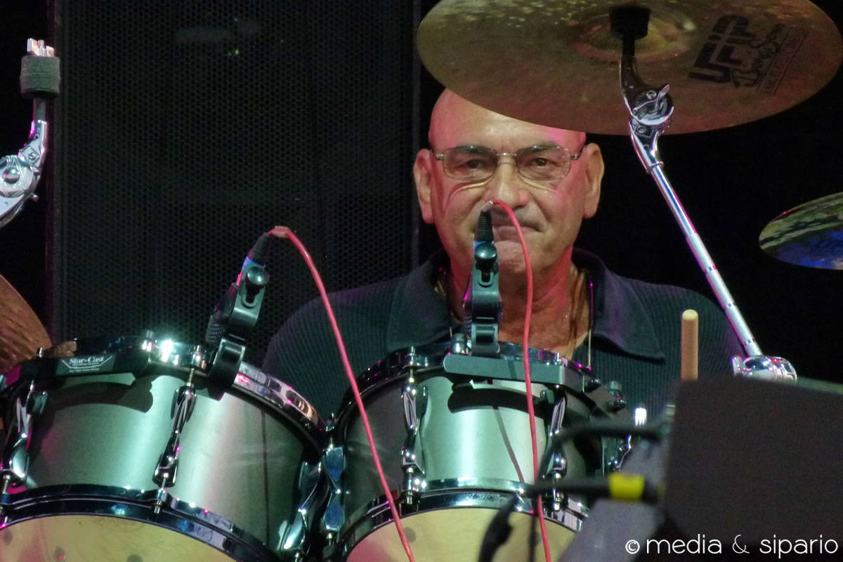 Gianni Belleno, in concerto con gli UT a Le Radici del Rock, Viterbo, 2012