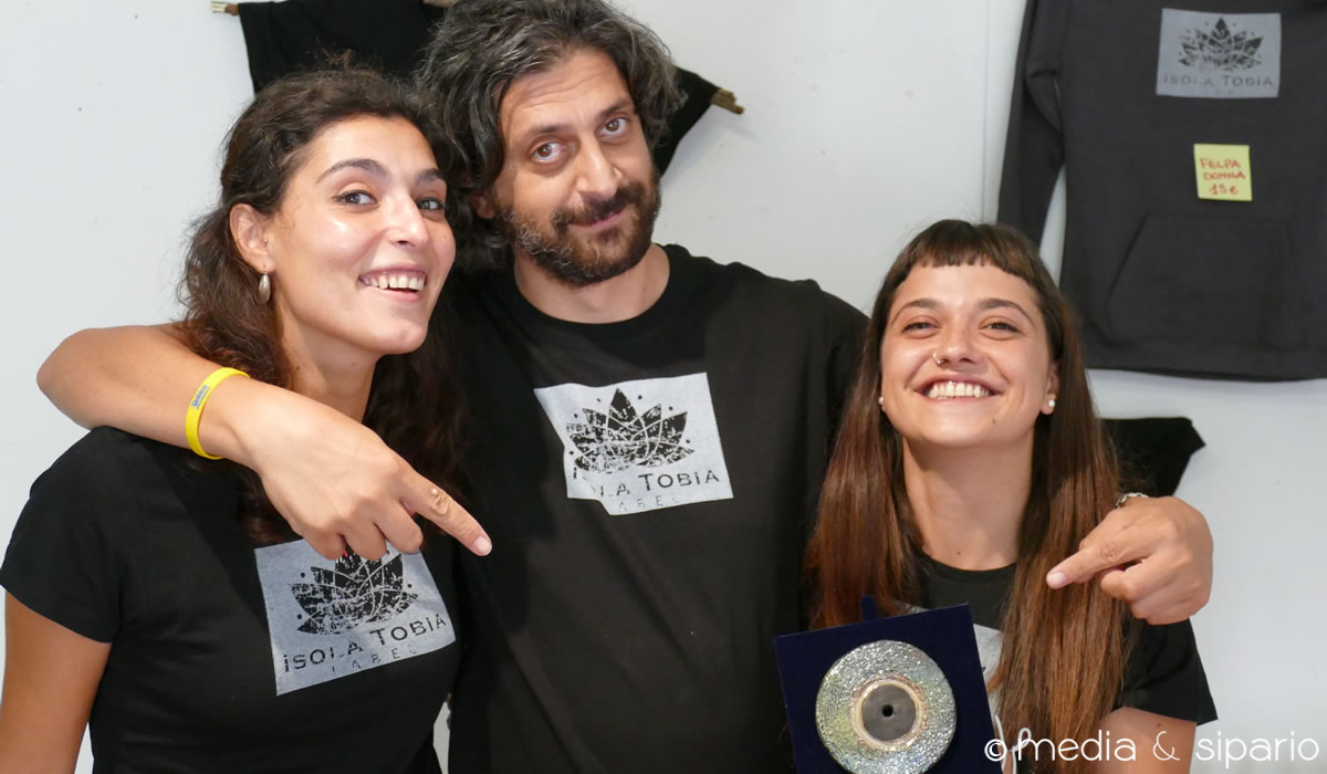 Isola Tobia Label