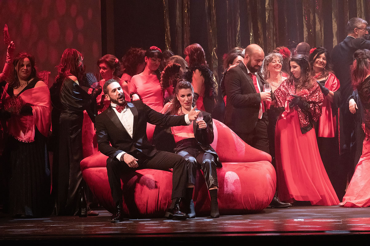 Traviata con gioia (recensione)
