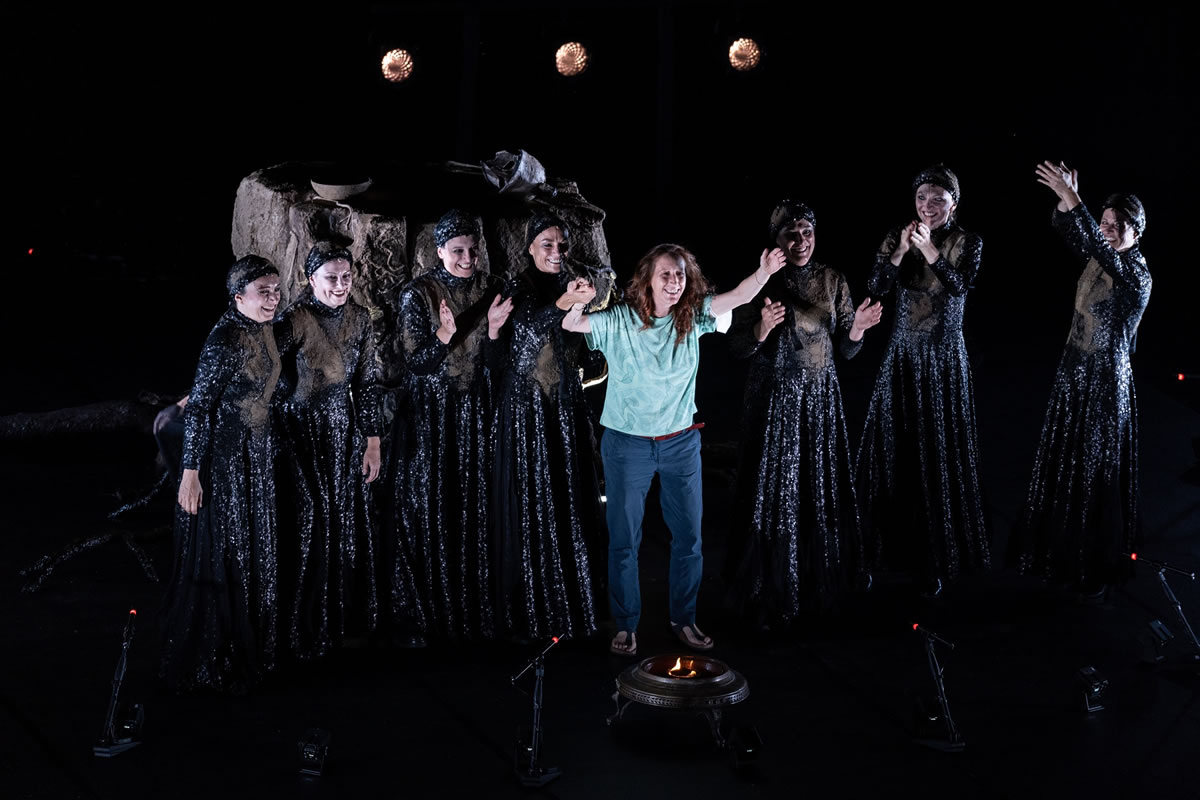 Supplici al Teatro Unione di Viterbo